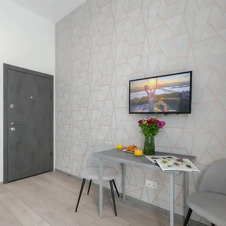 Apartament Smart App Near Railway Station Kvartet 3c Kijów